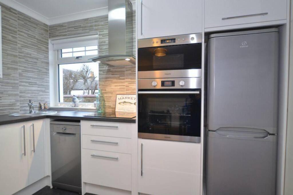 Ideally Located Modern Flat Lägenhet Troon Exteriör bild
